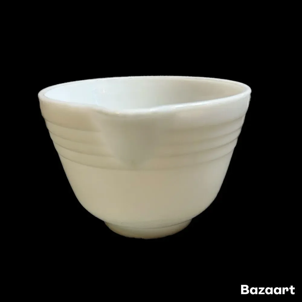 Vintage Pyrex Hamilton Beach Milk Glass Pour Spout Mixing Bowl